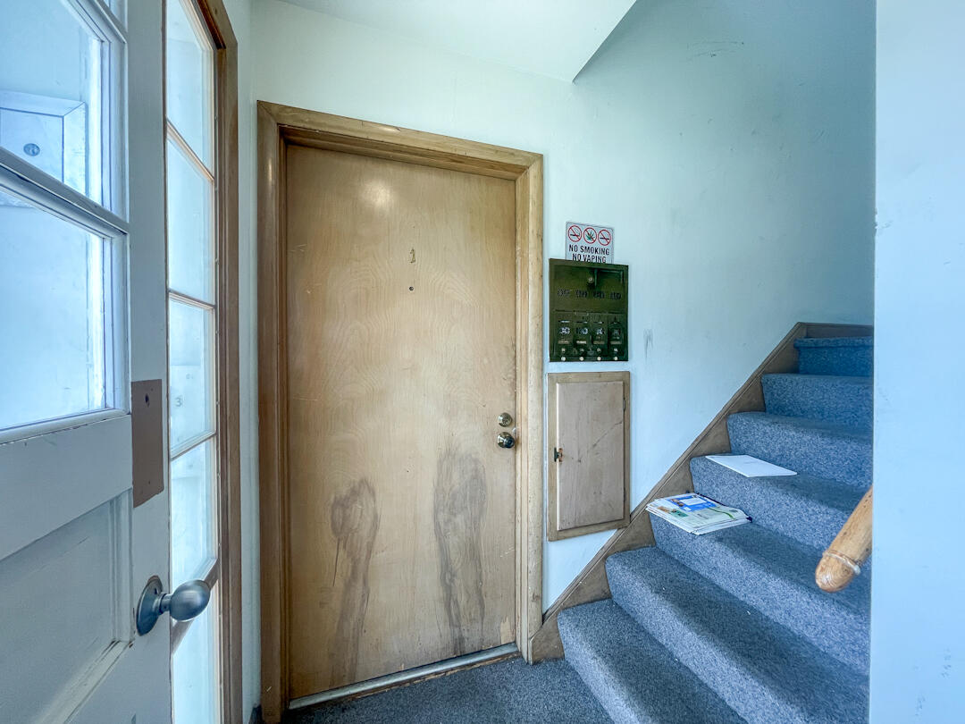 6920 West Center Street, Unit 1 Milwaukee, WI 53210 - Photo 3 of 26 Unit 1