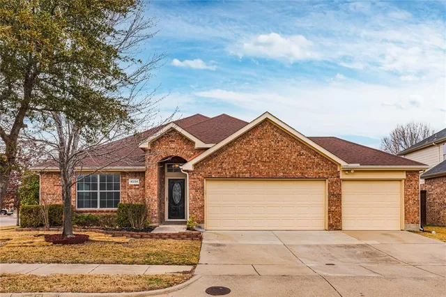 $305,000 | 4034 Heavenly Way, Heartland, TX 75126