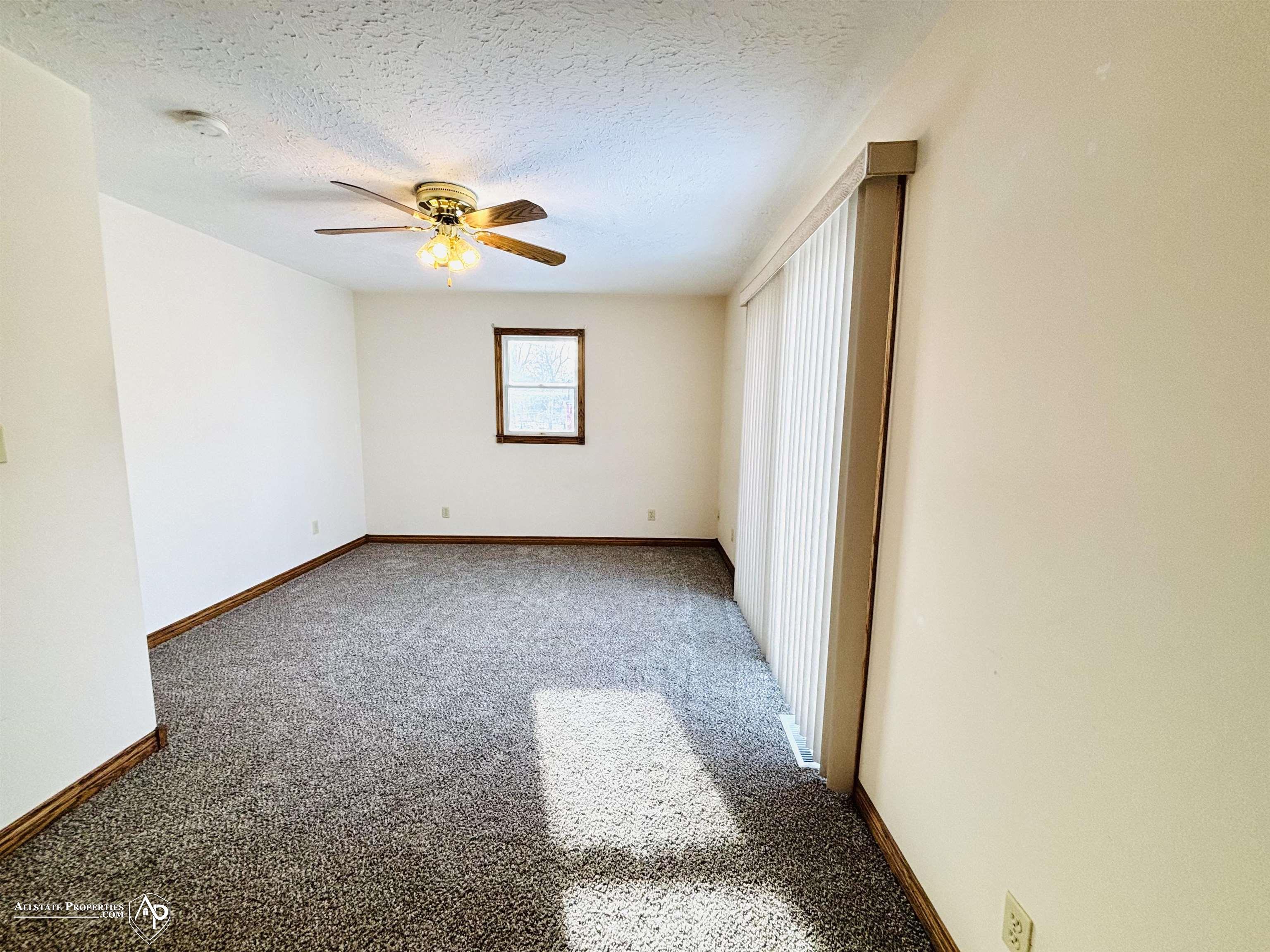 6304 Lapeer Road Burton, MI 48509 - Photo 9 of 24 50196076-83b466bb-4bfe-4903-af2b-1dff10e4d04e.JPG