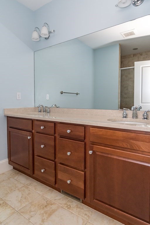 17 Glen Gary Road, Unit 17 Needham, MA 02494 - Photo 13 of 30