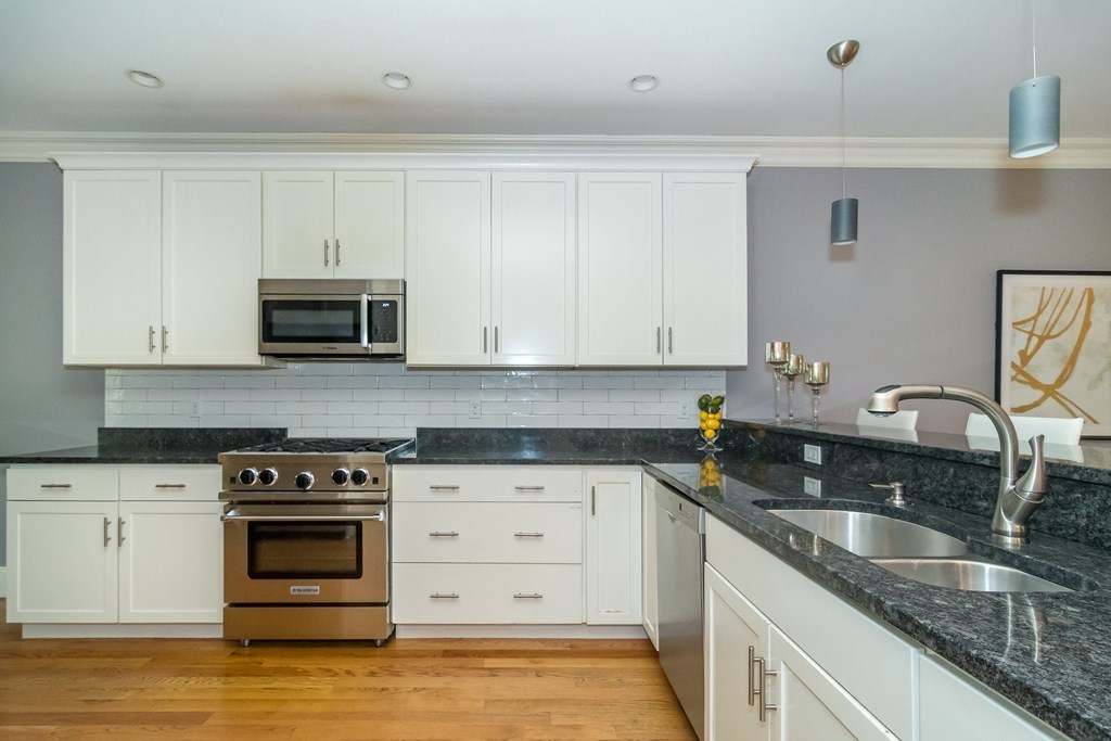 17 Glen Gary Road, Unit 17 Needham, MA 02494 - Photo 5 of 30