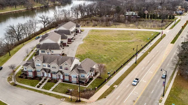 $186,000 | 24-xx South Main Street, Rockford, IL 61102