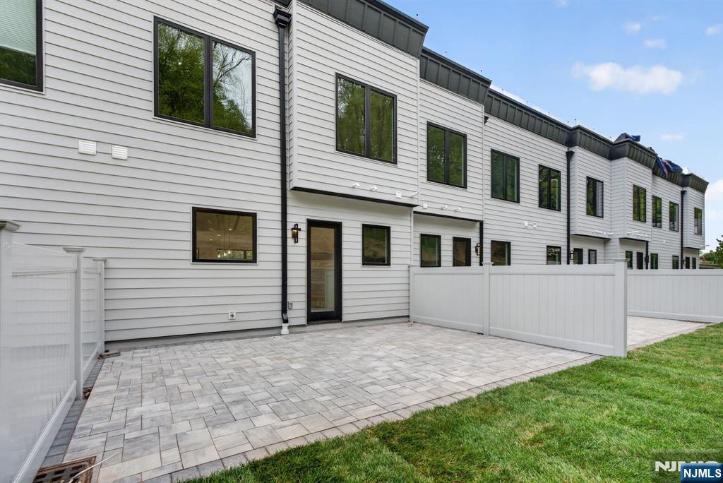 522 Valley Road, Unit 3 Clifton, NJ 07013 - Photo 39 of 40 Gallery Image 39