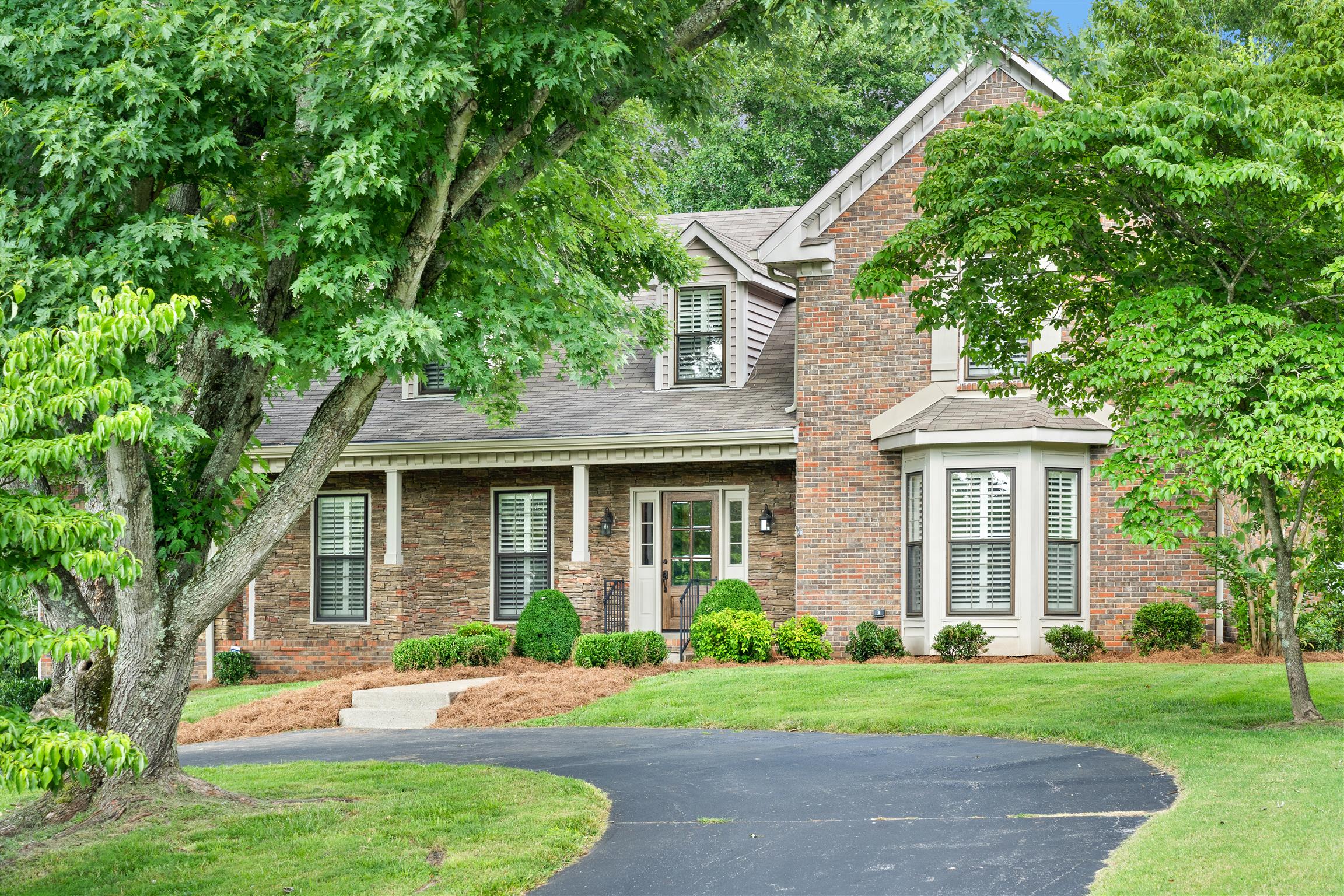 433 Stonemeadow Road Clarksville, TN 37043 - Photo 1 of 29 Gallery Image 1