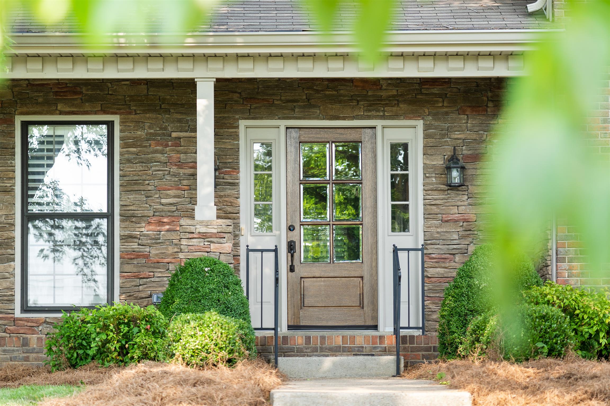 433 Stonemeadow Road Clarksville, TN 37043 - Photo 2 of 29 Gallery Image 2