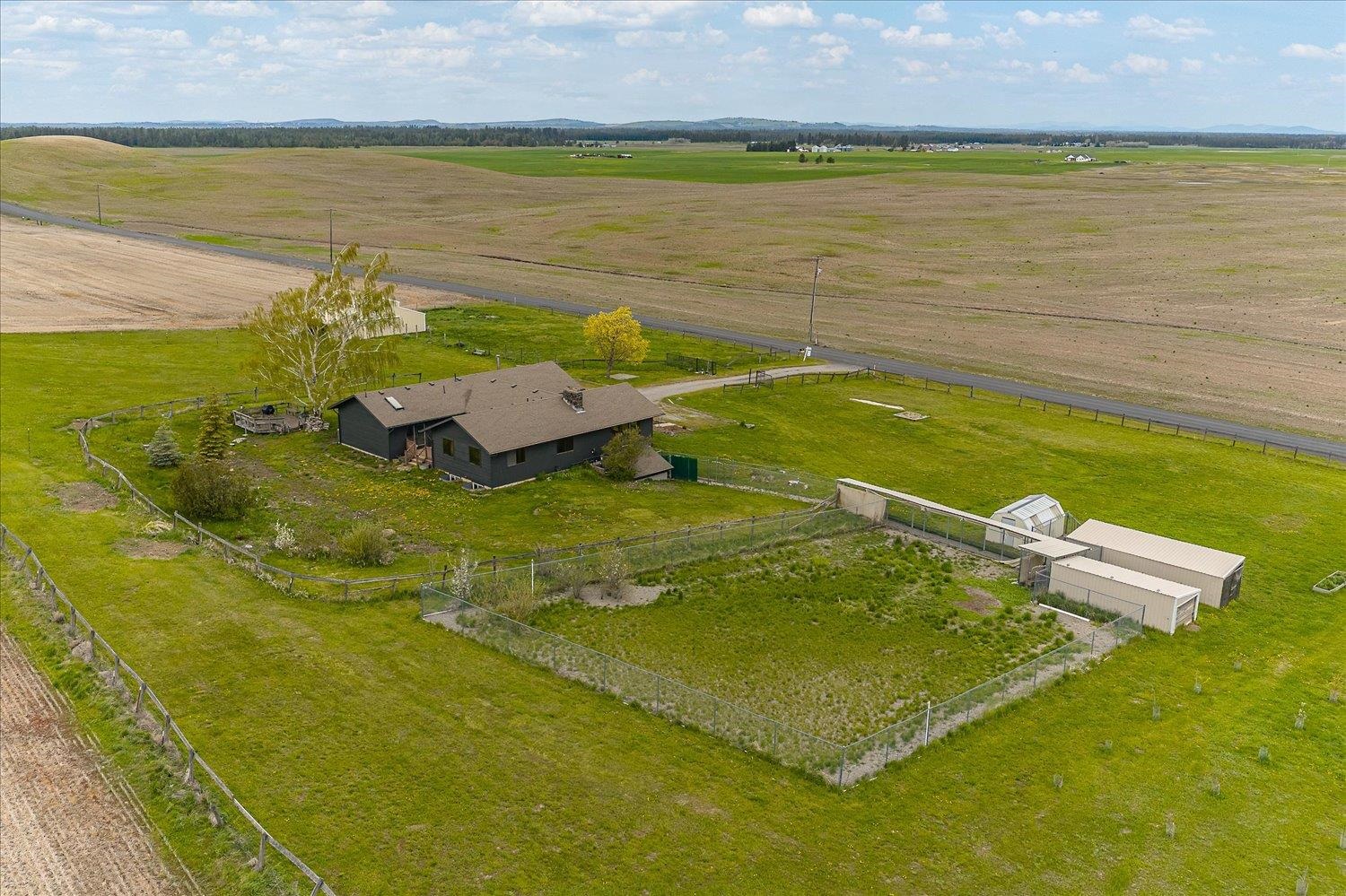 1112 East Jennings Road Spangle, WA 99031 - Photo 7 of 44