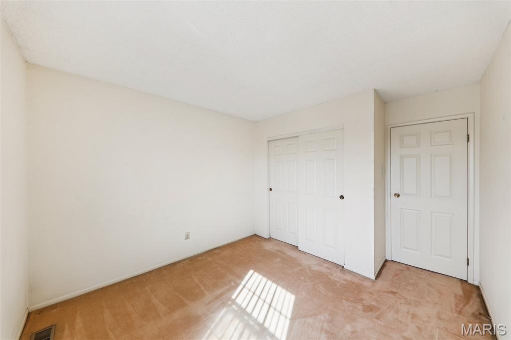 2369 Hidden Meadow Lane Ballwin, MO 63021 - Photo 23 of 50