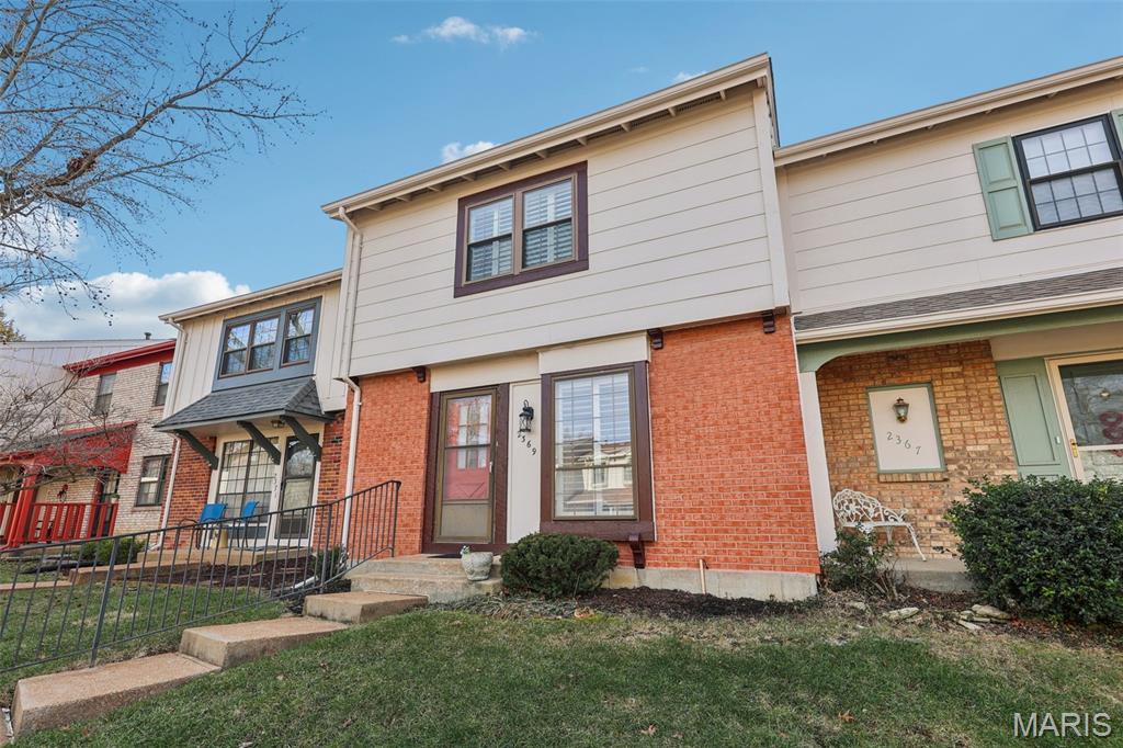 2369 Hidden Meadow Lane Ballwin, MO 63021 - Photo 4 of 50