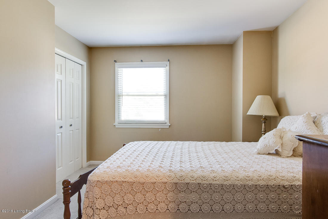 806 Moser Road Louisville, KY 40223 - Photo 23 of 34 Bedroom 3, view 2