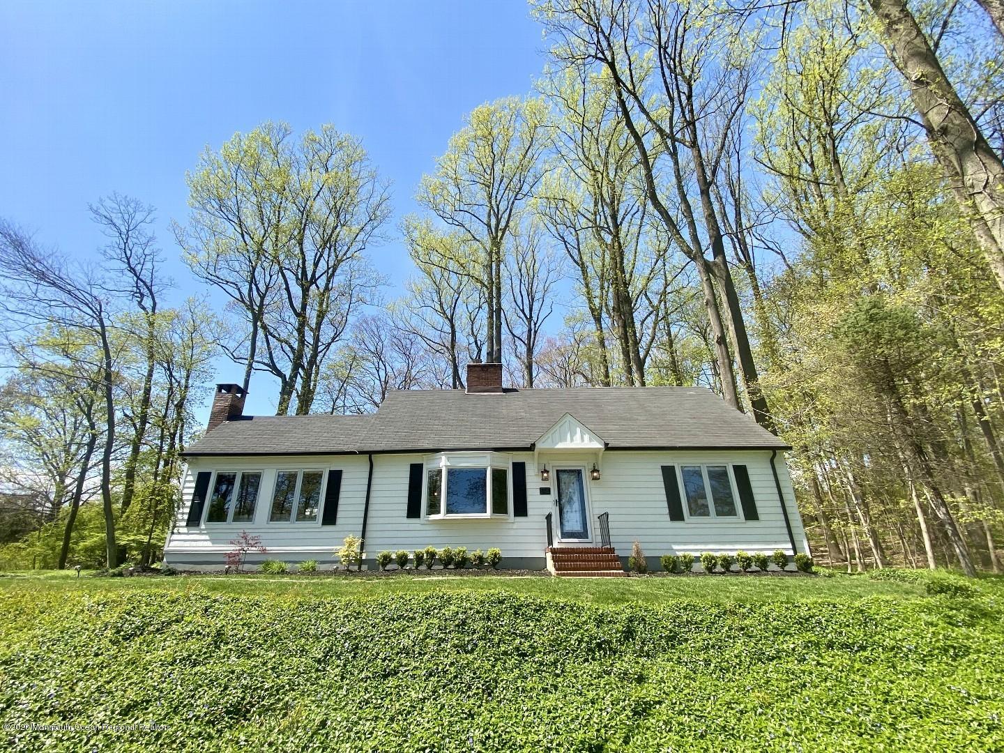 26 Roberts Road Holmdel, NJ 07733 - Photo 1 of 6 Carle_15730_P01_103669