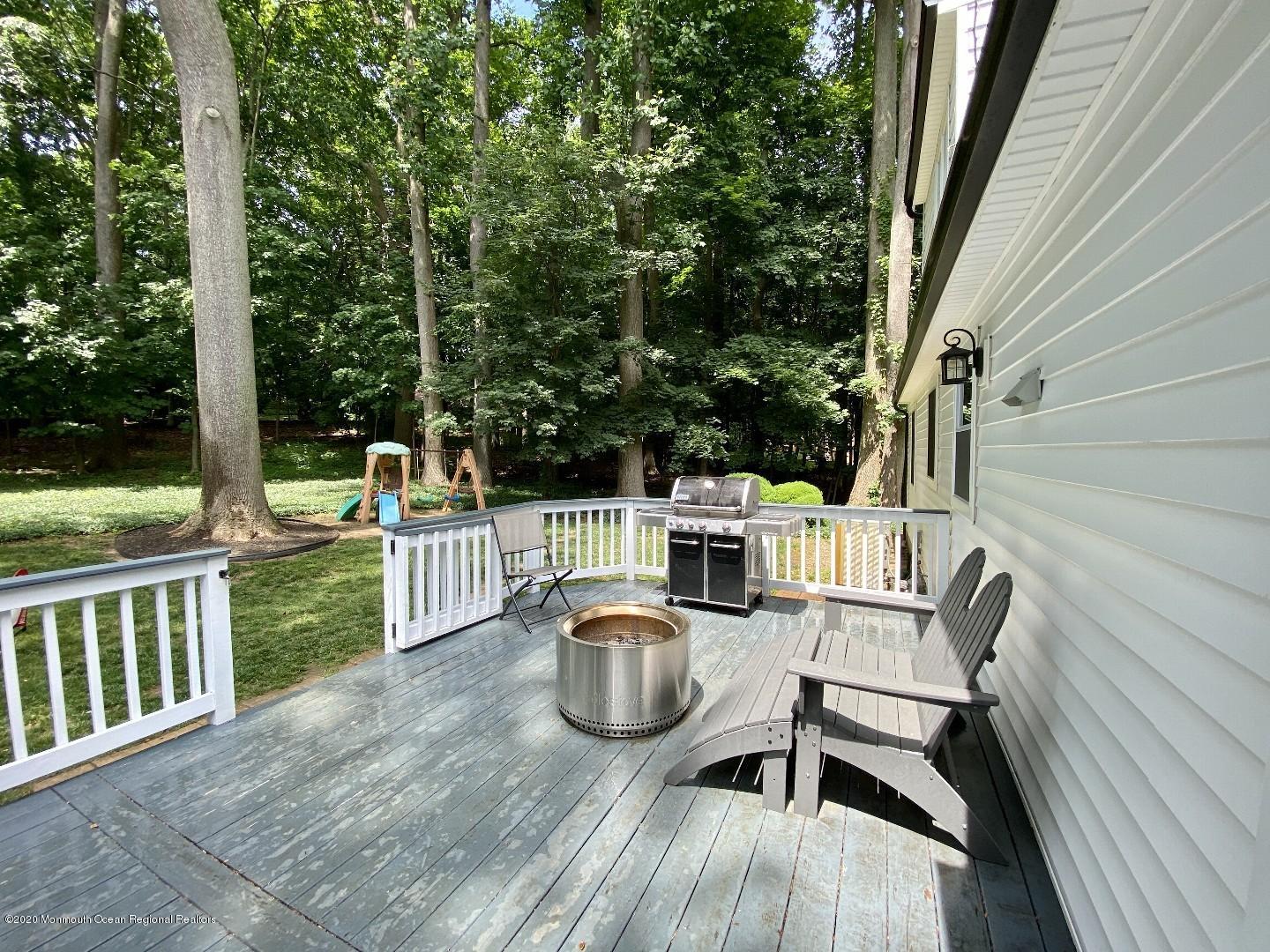 26 Roberts Road Holmdel, NJ 07733 - Photo 5 of 6 Carle_15730_P05_103672