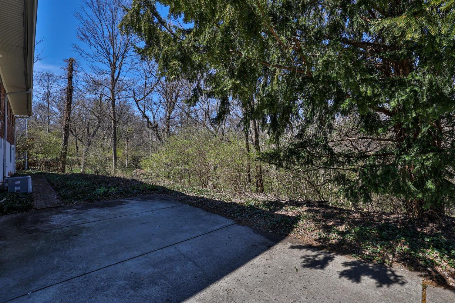350 Compton Road Cincinnati, OH 45215 - Photo 35 of 43