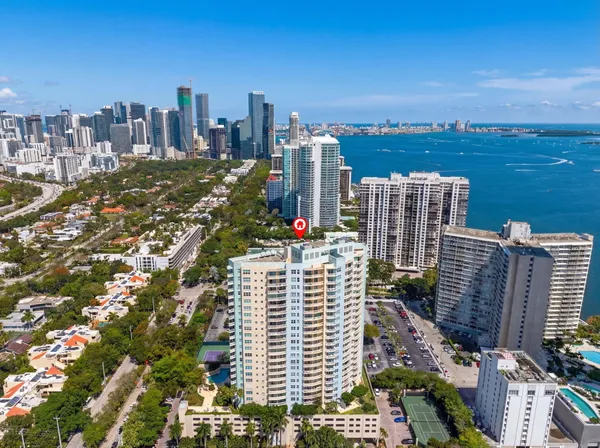 $3,300 | 2475 Brickell Avenue, Unit 2501, Miami, FL 33129