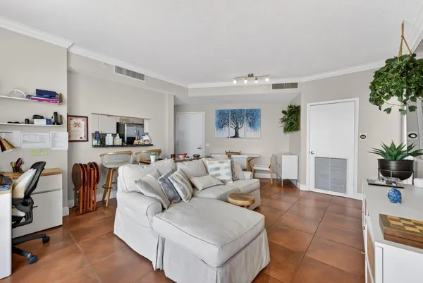 $3,300 | 2475 Brickell Avenue, Unit 2501, Miami, FL 33129