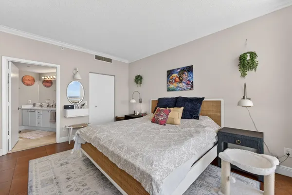 $3,300 | 2475 Brickell Avenue, Unit 2501, Miami, FL 33129