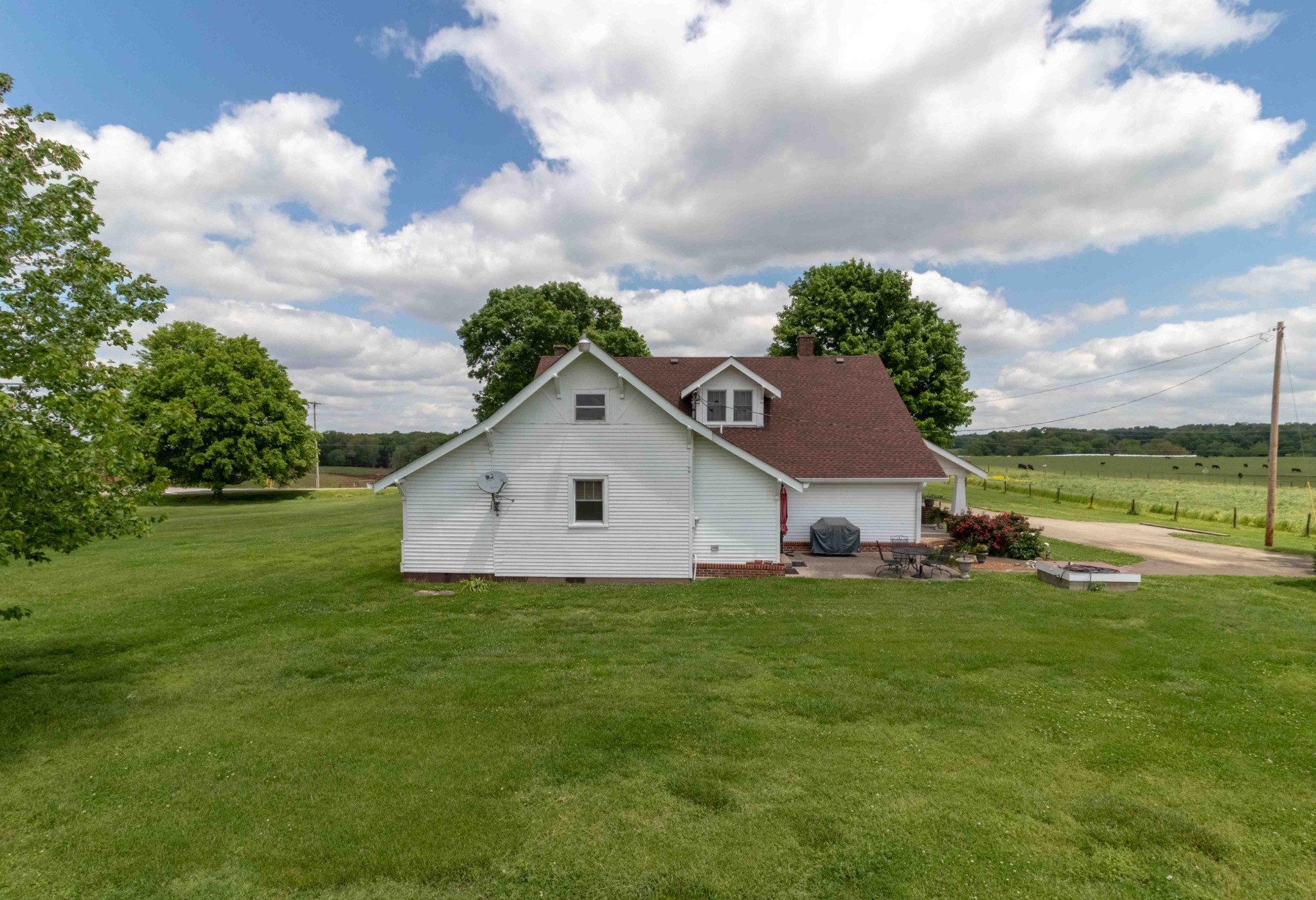 1780 Hickory Point Road Clarksville, TN 37043 - Photo 17 of 50 a view of a house with a yard