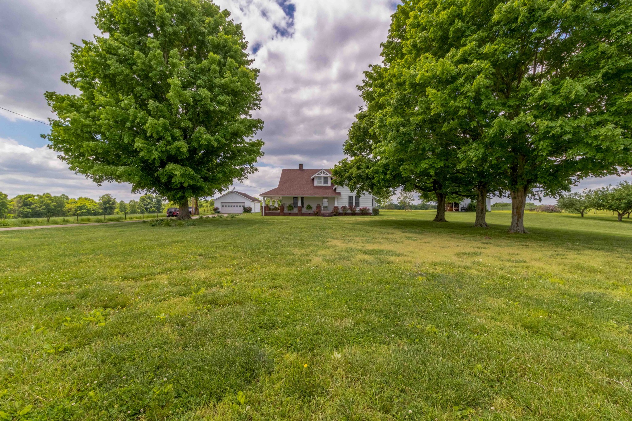 1780 Hickory Point Road Clarksville, TN 37043 - Photo 4 of 50