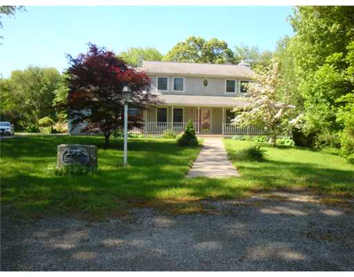 672 Boston Neck Road Narragansett, RI 02882 - Photo 1 of 6 Exterior Front.