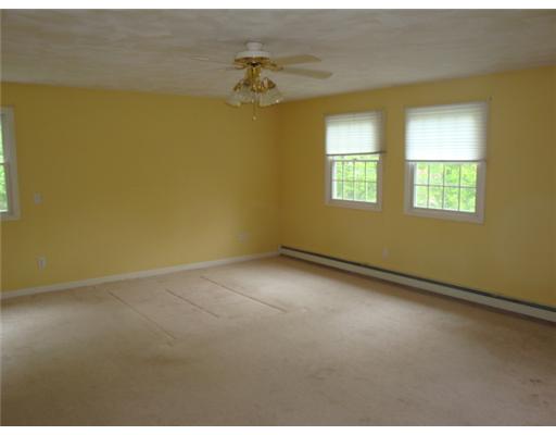 672 Boston Neck Road Narragansett, RI 02882 - Photo 5 of 6 Master Bedroom.