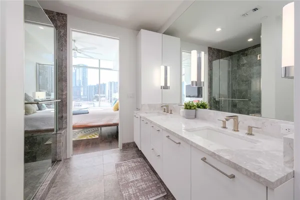 $4,750 | 501 West Avenue, Unit 1005, Austin, TX 78701