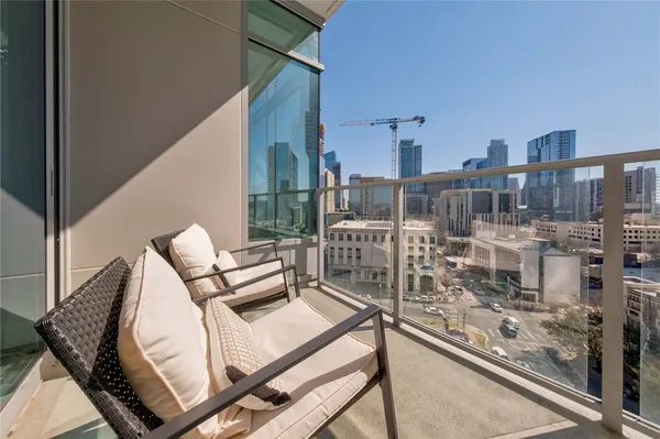 $4,750 | 501 West Avenue, Unit 1005, Austin, TX 78701