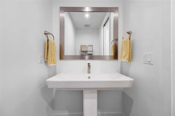 $4,750 | 501 West Avenue, Unit 1005, Austin, TX 78701