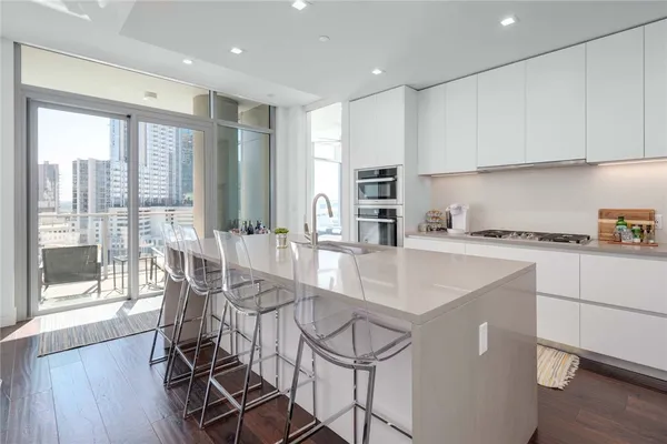 $4,750 | 501 West Avenue, Unit 1005, Austin, TX 78701