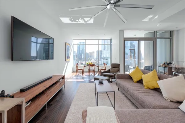 $4,750 | 501 West Avenue, Unit 1005, Austin, TX 78701