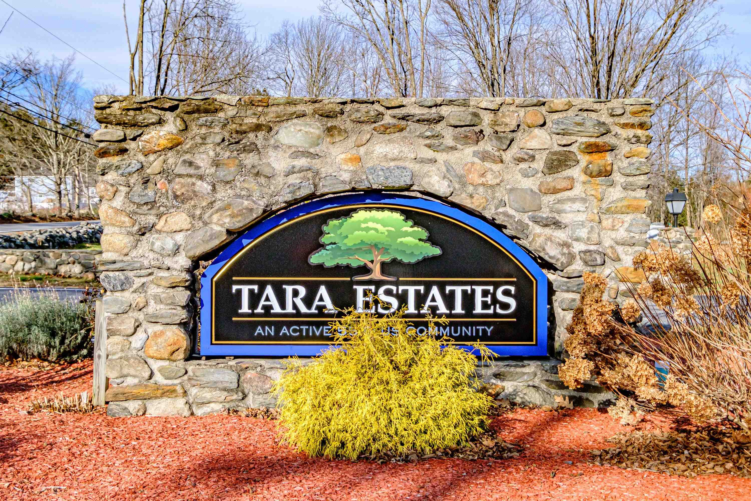 90 Eagle Drive Rochester, NH 03868 - Photo 2 of 38