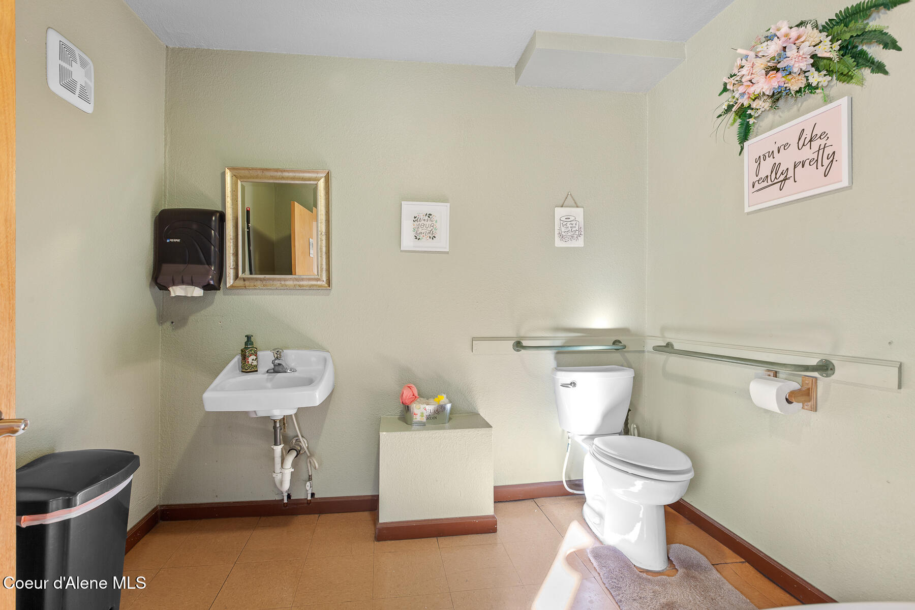 207 South Division Street Pinehurst, ID 83850 - Photo 15 of 34 207SDivisionSt-9