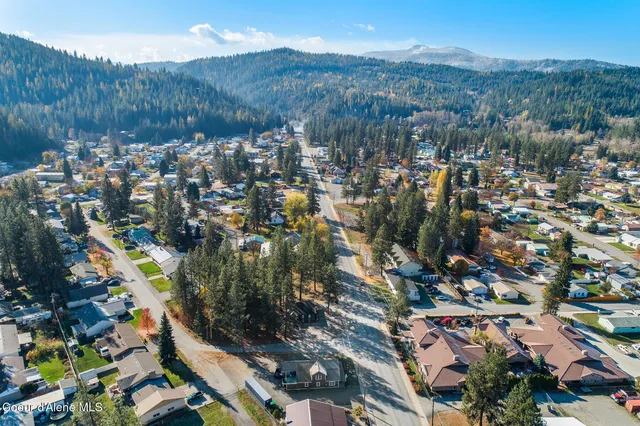 $579,000 | 207 South Division Street, Pinehurst, ID 83850