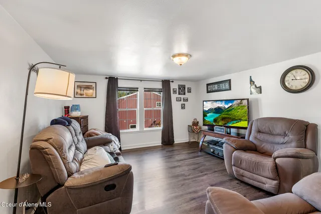 $579,000 | 207 South Division Street, Pinehurst, ID 83850