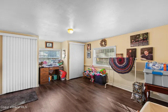 $579,000 | 207 South Division Street, Pinehurst, ID 83850