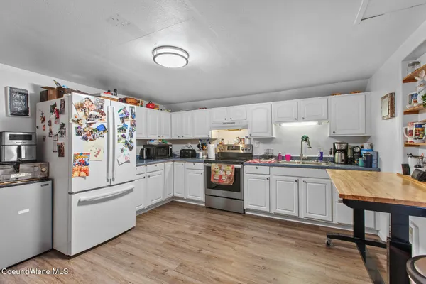 $579,000 | 207 South Division Street, Pinehurst, ID 83850