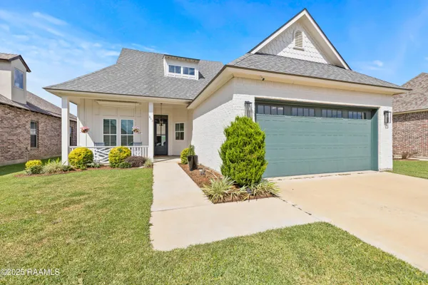 $385,000 | 211 San Marcos Drive, Youngsville, LA 70592