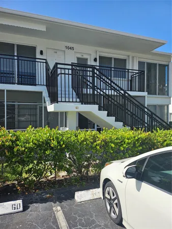$220,200 | 1045 Southeast 15th Street, Unit 13C, Fort Lauderdale, FL 33316