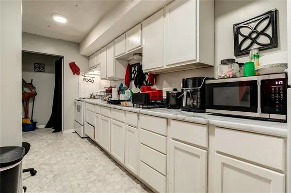 $580,000 | 2713-2715 Benton Boulevard, Kansas City, MO 64128