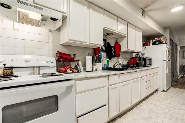 $600,000 | 2713-2715 Benton Boulevard, Kansas City, MO 64128