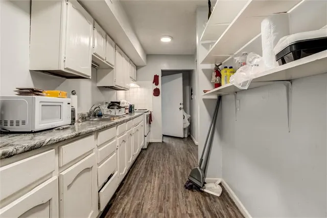 $600,000 | 2713-2715 Benton Boulevard, Kansas City, MO 64128