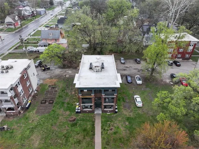 $600,000 | 2713-2715 Benton Boulevard, Kansas City, MO 64128