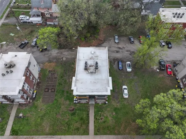 $600,000 | 2713-2715 Benton Boulevard, Kansas City, MO 64128