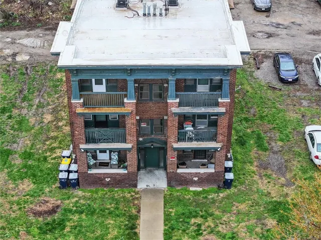 $600,000 | 2713-2715 Benton Boulevard, Kansas City, MO 64128