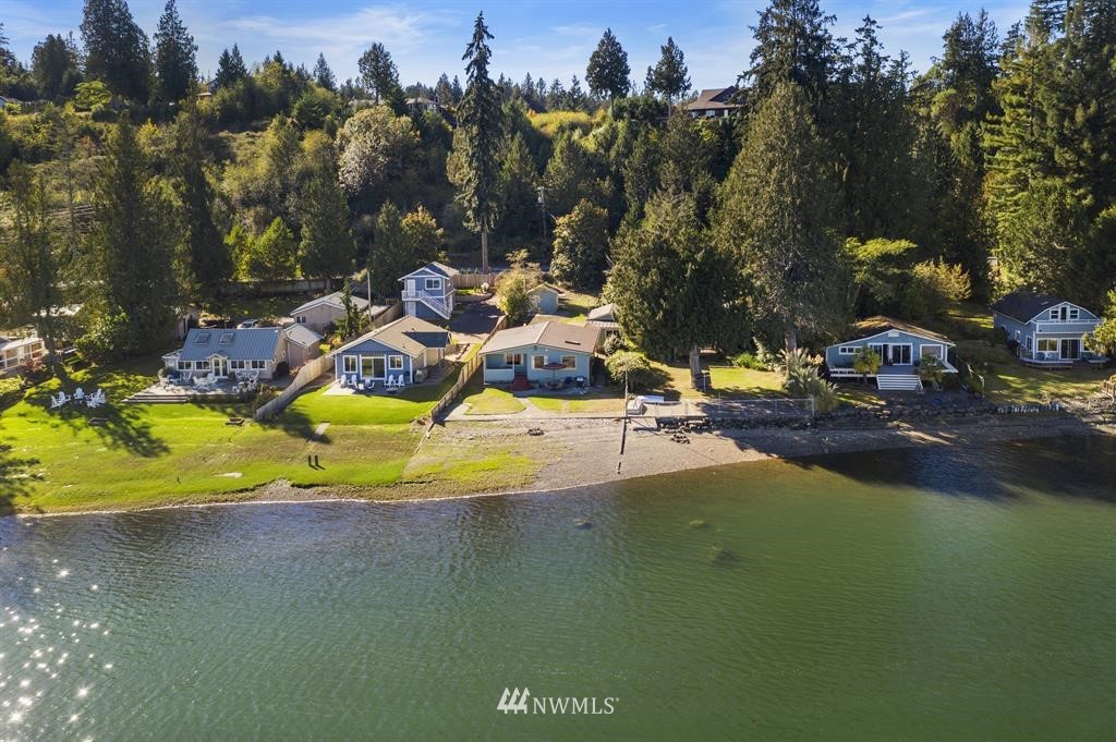 7580 East Grapeview Loop Road Allyn, WA 98524 - Photo 2 of 24