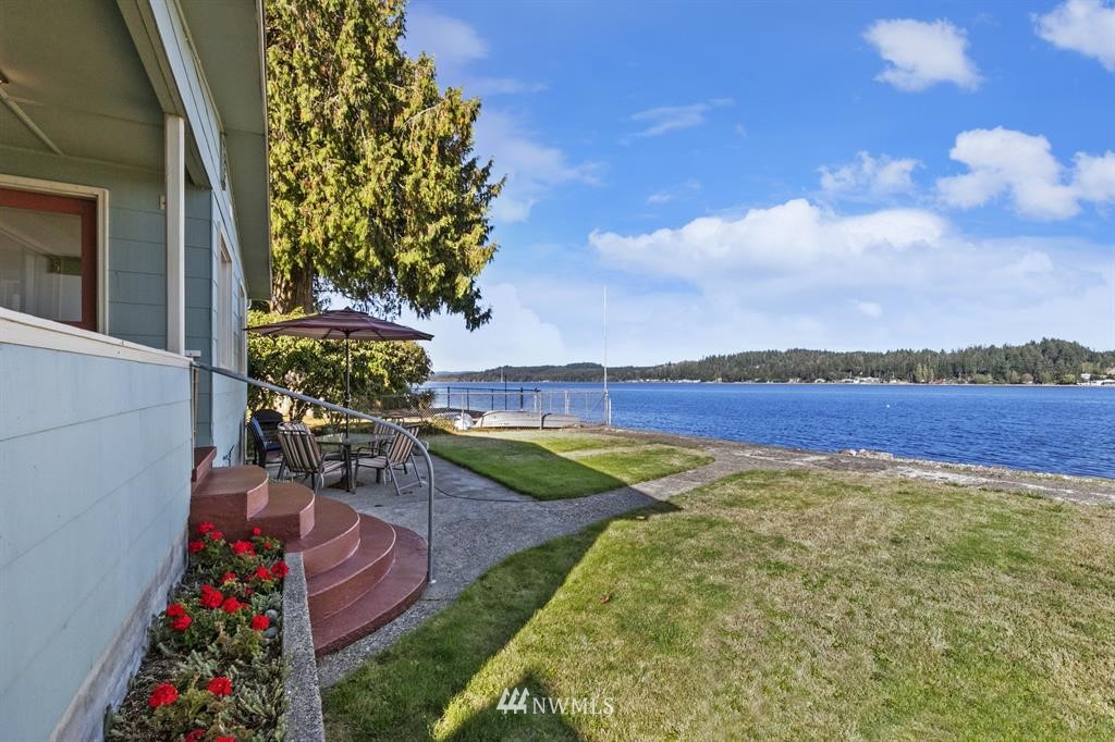 7580 East Grapeview Loop Road Allyn, WA 98524 - Photo 11 of 24