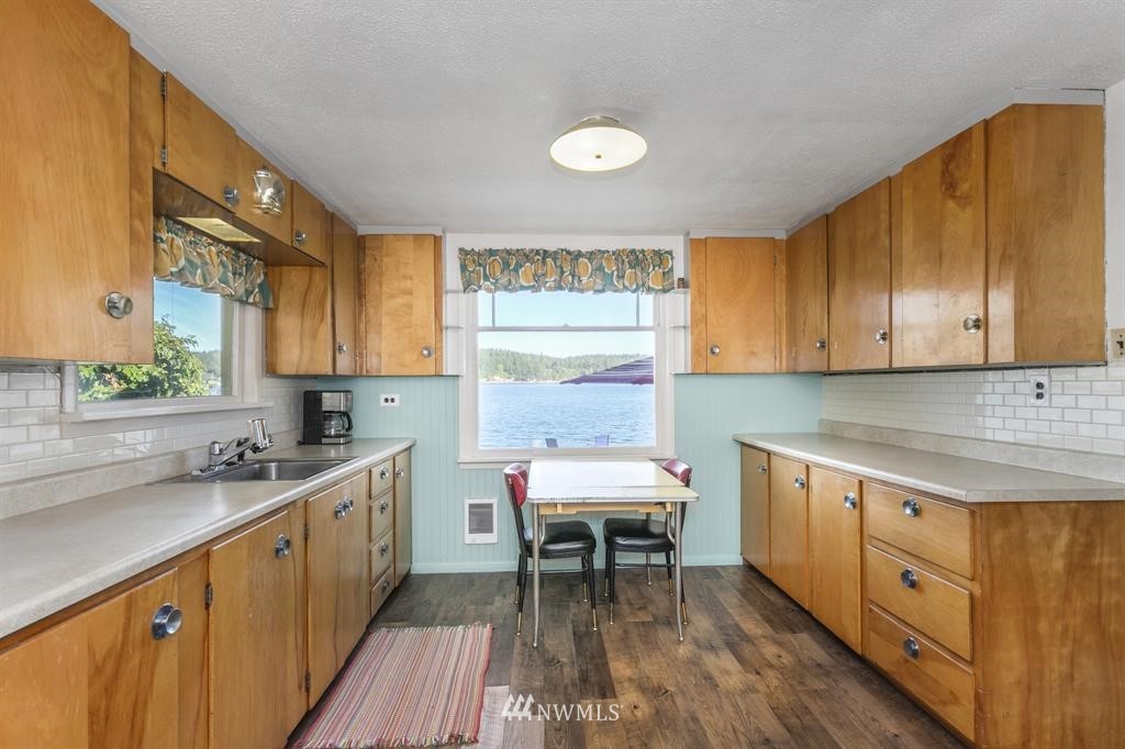 7580 East Grapeview Loop Road Allyn, WA 98524 - Photo 15 of 24