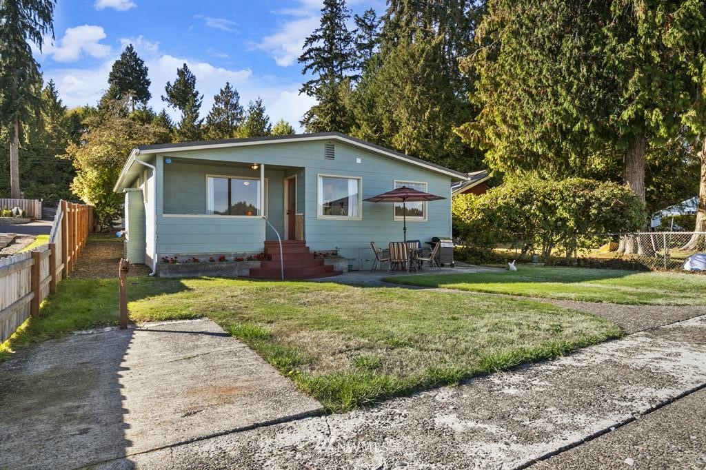 7580 East Grapeview Loop Road Allyn, WA 98524 - Photo 7 of 24