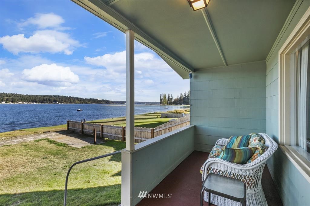 7580 East Grapeview Loop Road Allyn, WA 98524 - Photo 9 of 24