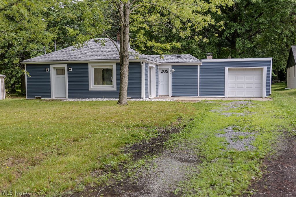 9309 Howland Springs Road Southeast Warren, OH 44484 - Photo 2 of 21