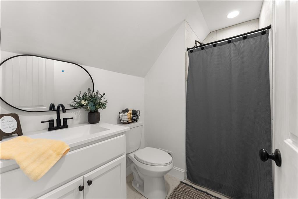 179 Prime Drive Commerce, GA 30530 - Photo 34 of 44 a bathroom with a sink toilet and shower