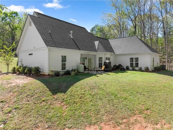 a house view with a outdoor space
